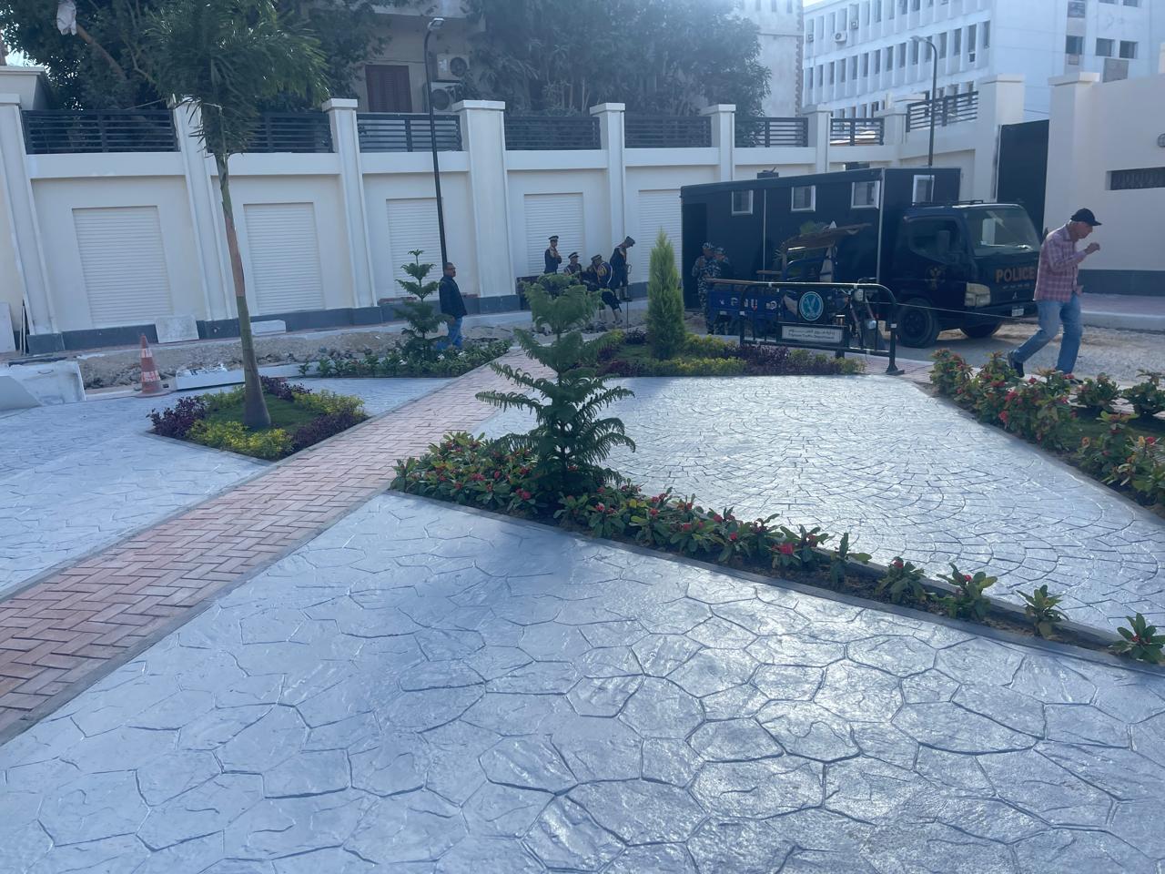 أعمال إنشاءات المسطحات الخضراء بمديرية أمن الفيوم